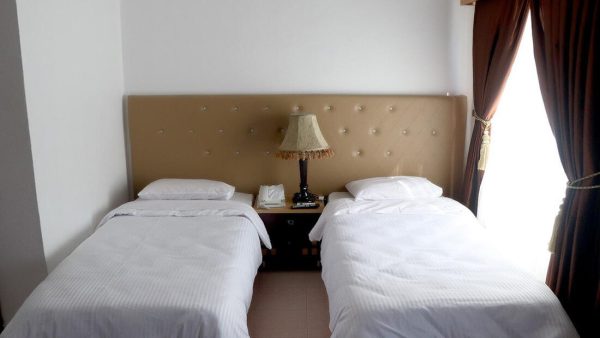 هتل آفتاب شرق کیش اتاق دو تخته تویین