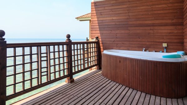 هتل ترنج کیش جکوزی سوئیت امپریال