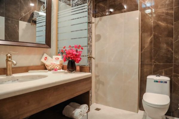 هتل سورینت صدف کیش سرویس بهداشتی اتاقها