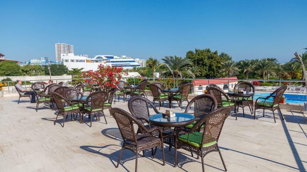 هتل شایان کیش کافی شاپ تابستانه