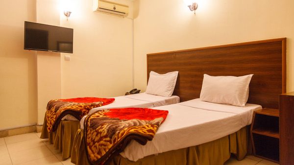 هتل فانوس کیش اتاق دو تخته تویین