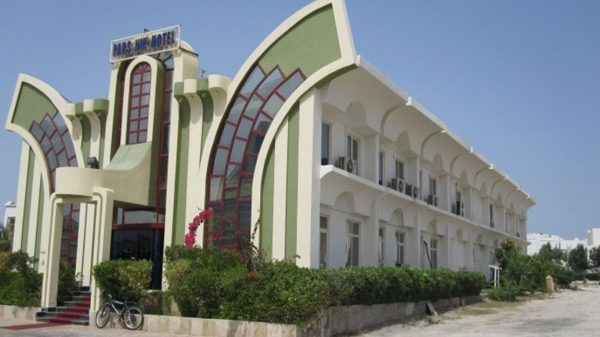 نمای بیرونی هتل پارس نیک