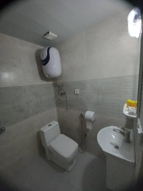 هتل پانیذ کیش سرویس بهداشتی اتاق‌ها
