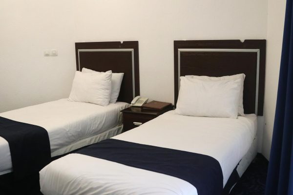 هتل گامبرون کیش اتاق دو تخته تویین