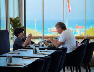 رستوران ساحلی هرمانو کیش
