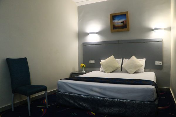 هتل ارم 4 ستاره کیش فضای داخلی اتاق‌ها